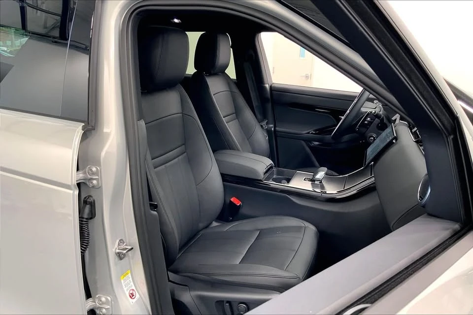 2026 Land Rover Range Rover Evoque 2nd Gen - Image 13 of 20