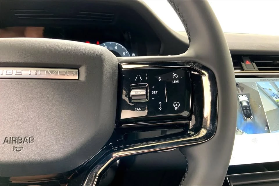 2026 Land Rover Range Rover Evoque 2nd Gen - Image 16 of 20