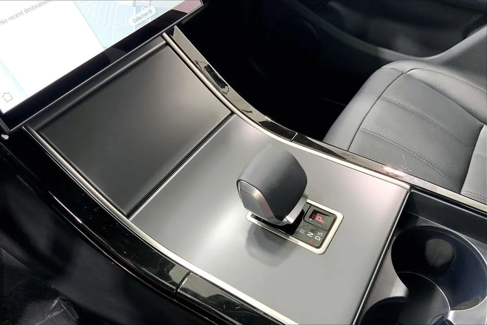 2026 Land Rover Range Rover Evoque 2nd Gen - Image 12 of 20