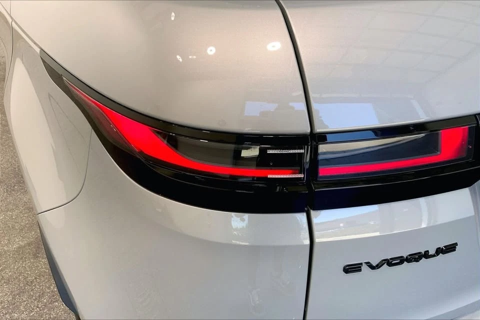 2026 Land Rover Range Rover Evoque 2nd Gen - Image 19 of 20