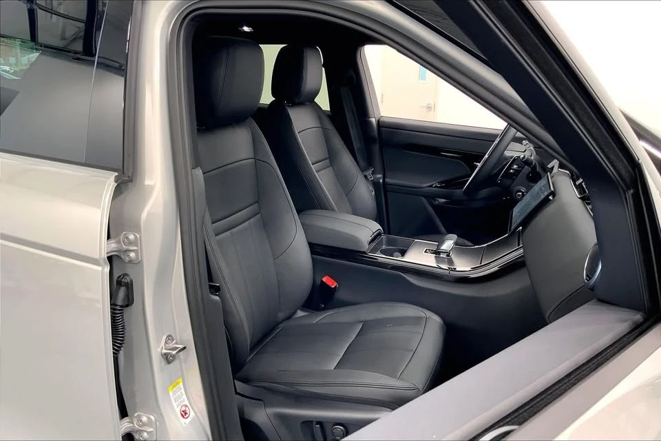 2026 Land Rover Range Rover Evoque 2nd Gen - Image 13 of 20