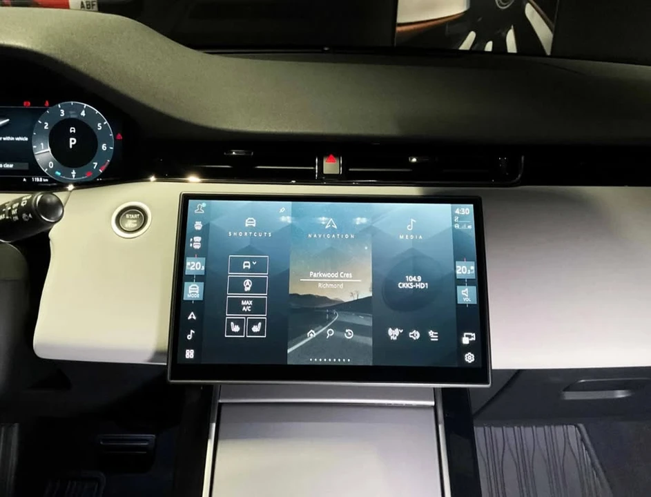 2026 Land Rover Range Rover Evoque 2nd Gen - Image 9 of 11