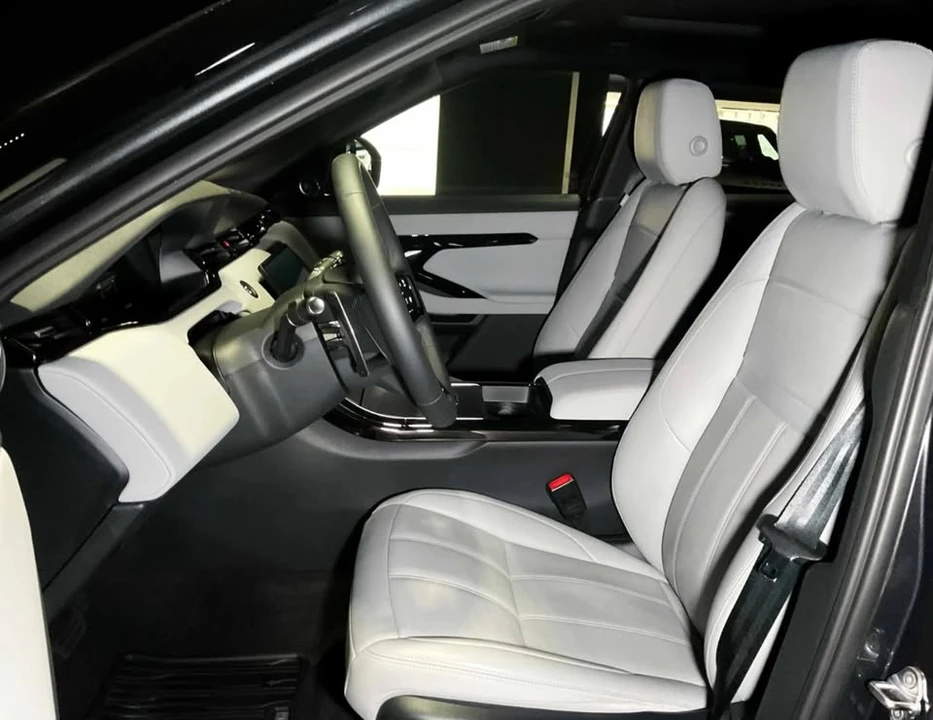 2026 Land Rover Range Rover Evoque 2nd Gen - Image 7 of 11