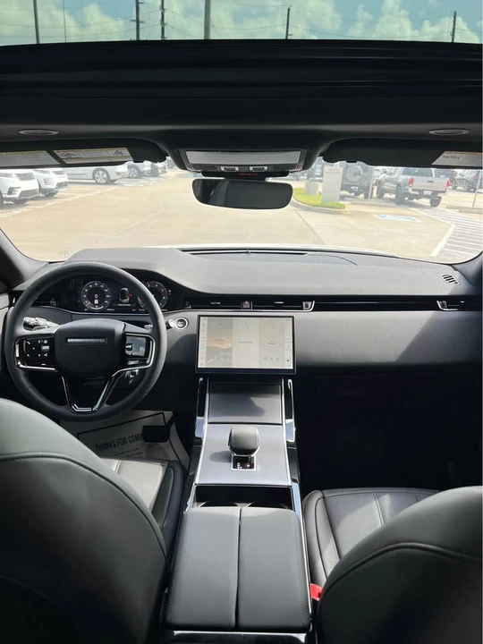 2026 Land Rover Range Rover Evoque 2nd Gen - Image 11 of 17