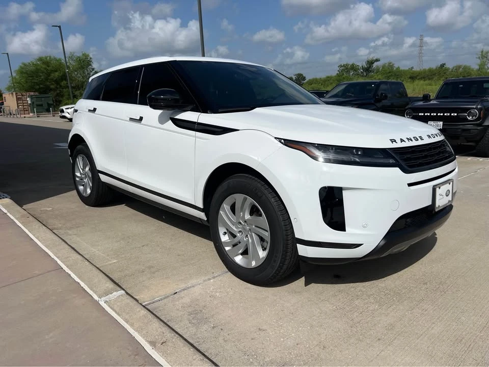 2026 Land Rover Range Rover Evoque 2nd Gen - Image 4 of 17