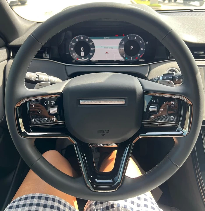 2026 Land Rover Range Rover Evoque 2nd Gen - Image 14 of 17