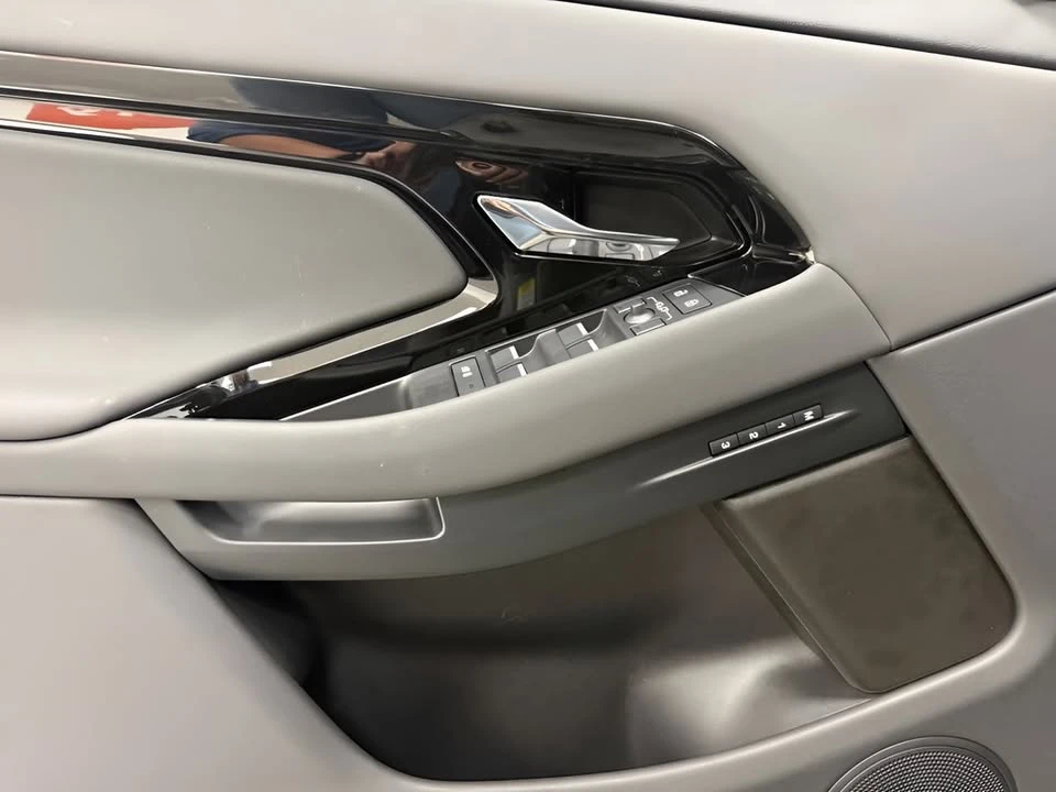 2026 Land Rover Range Rover Evoque 2nd Gen - Image 10 of 20