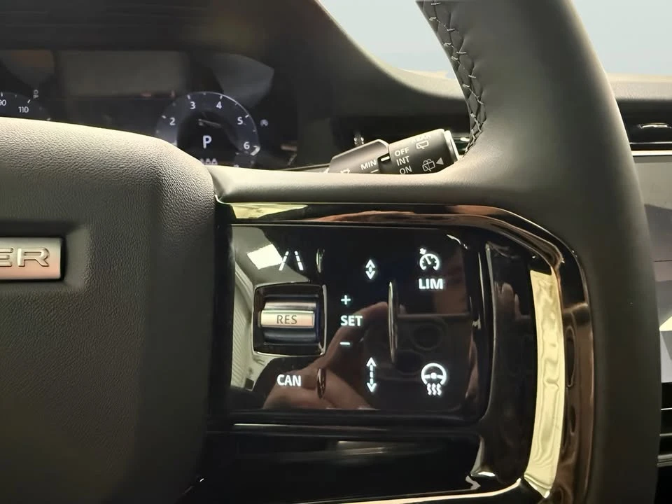 2026 Land Rover Range Rover Evoque 2nd Gen - Image 19 of 20