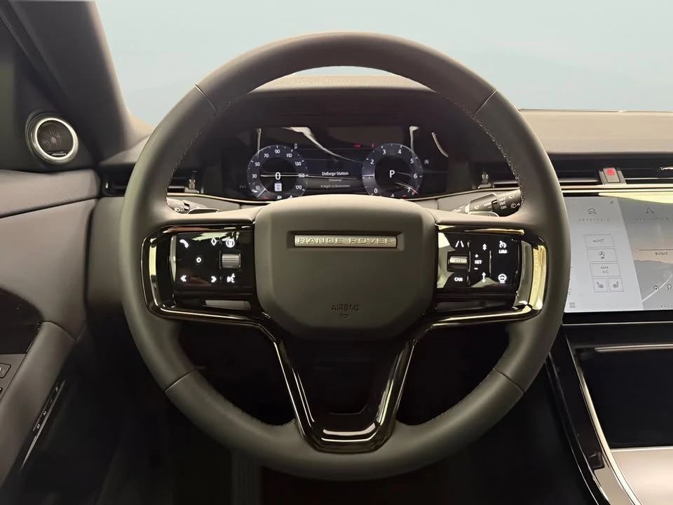 2026 Land Rover Range Rover Evoque 2nd Gen - Image 17 of 20