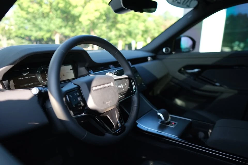 2026 Land Rover Range Rover Evoque 2nd Gen - Image 7 of 10