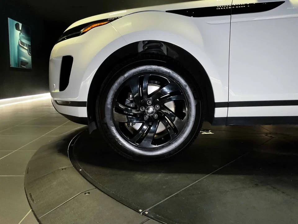 2026 Land Rover Range Rover Evoque 2nd Gen - Image 10 of 20