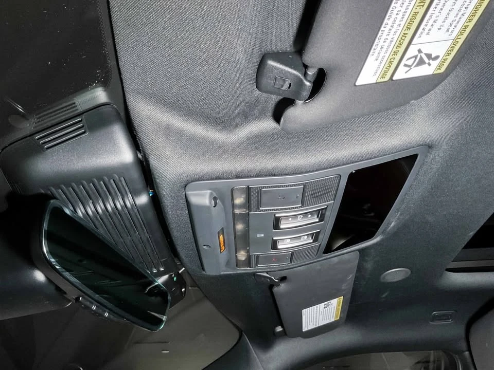 2026 Land Rover Range Rover Evoque 2nd Gen - Image 18 of 20