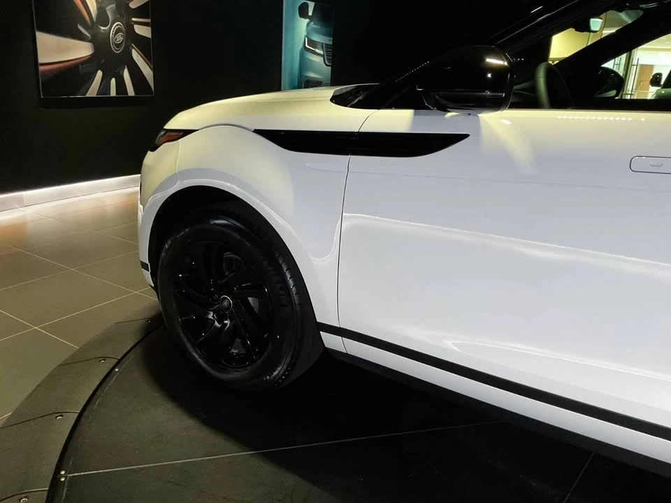 2026 Land Rover Range Rover Evoque 2nd Gen - Image 9 of 20