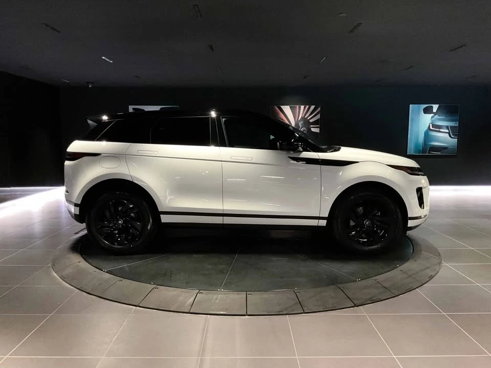 2026 Land Rover Range Rover Evoque 2nd Gen - Image 4 of 20