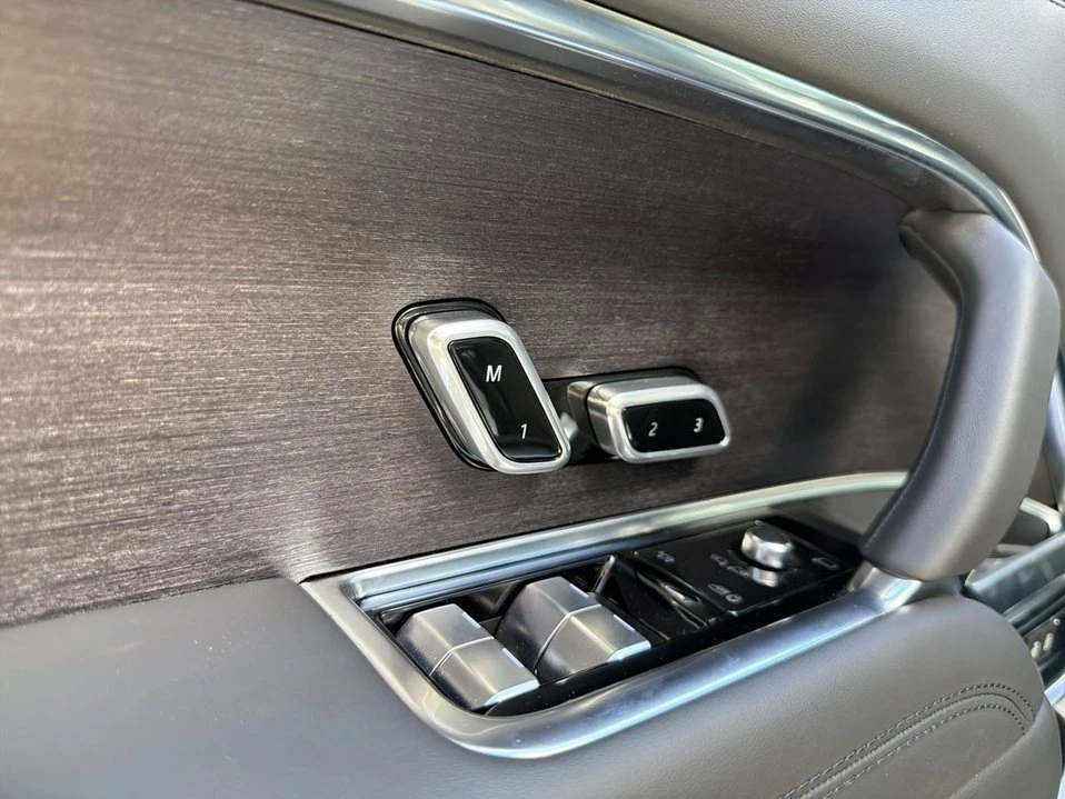 2026 Land Rover Range Rover L460 - Image 7 of 20