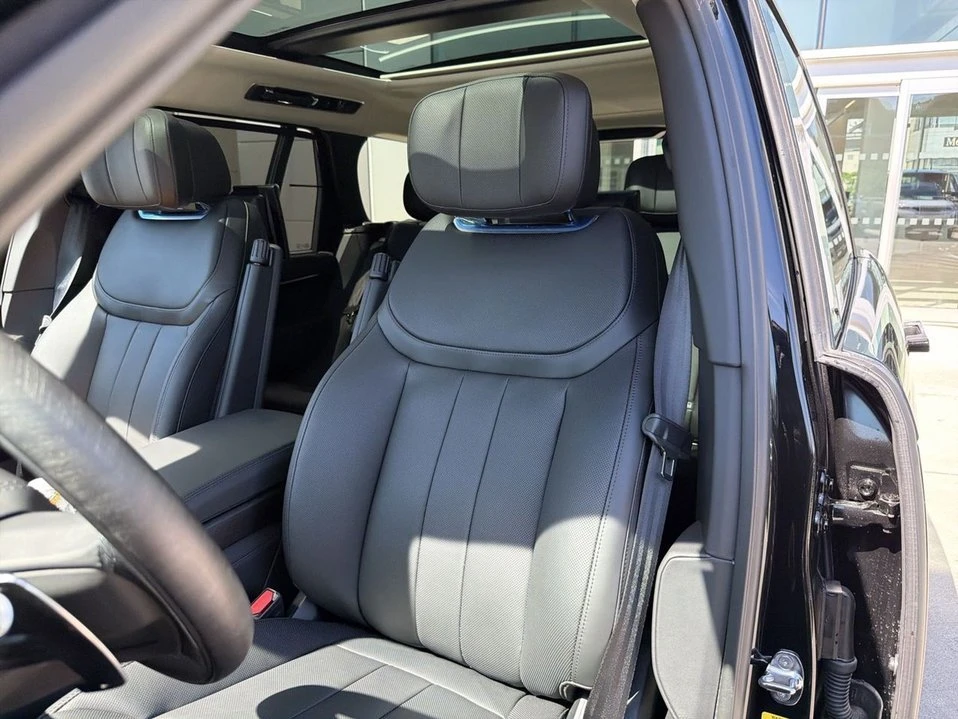 2026 Land Rover Range Rover L460 - Image 6 of 20