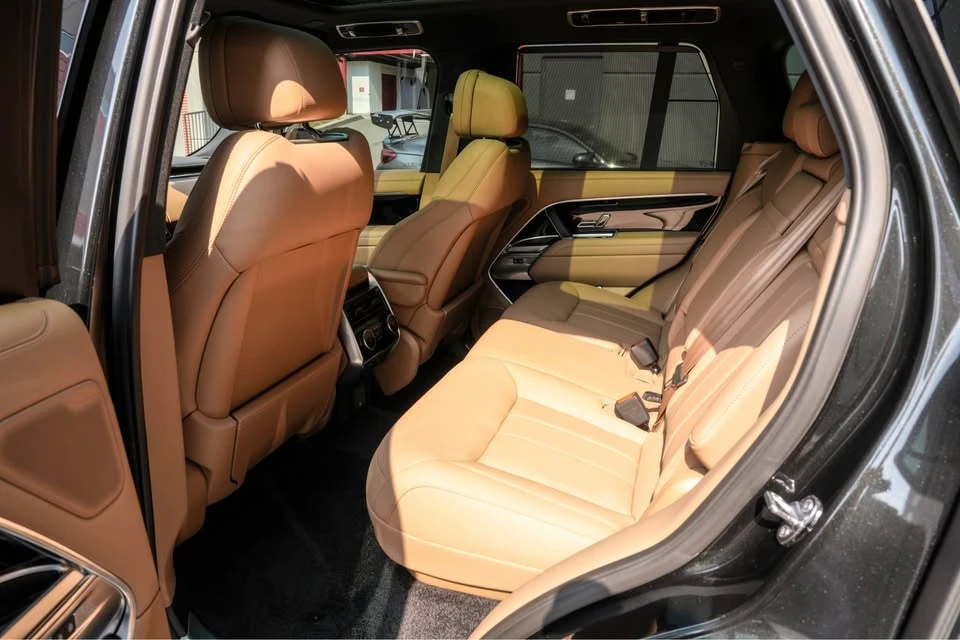 2026 Land Rover Range Rover L460 - Image 6 of 16