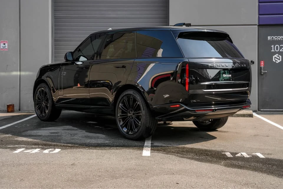 2026 Land Rover Range Rover L460 - Image 16 of 16