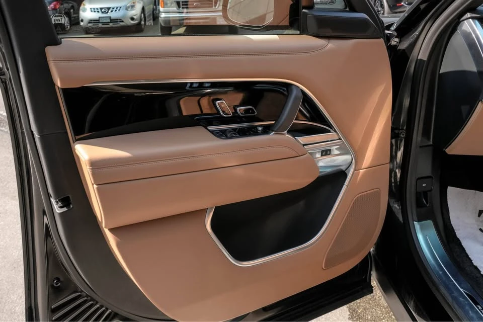 2026 Land Rover Range Rover L460 - Image 13 of 16