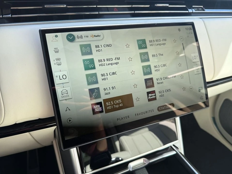 2026 Land Rover Range Rover L460 - Image 11 of 20