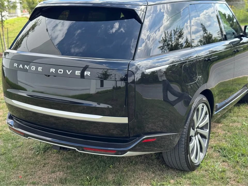 2026 Land Rover Range Rover L460 - Image 8 of 8