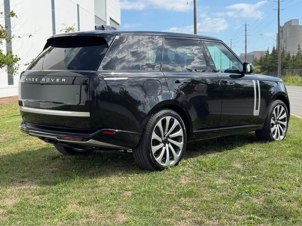 2026 Land Rover Range Rover L460 - Image 7 of 8
