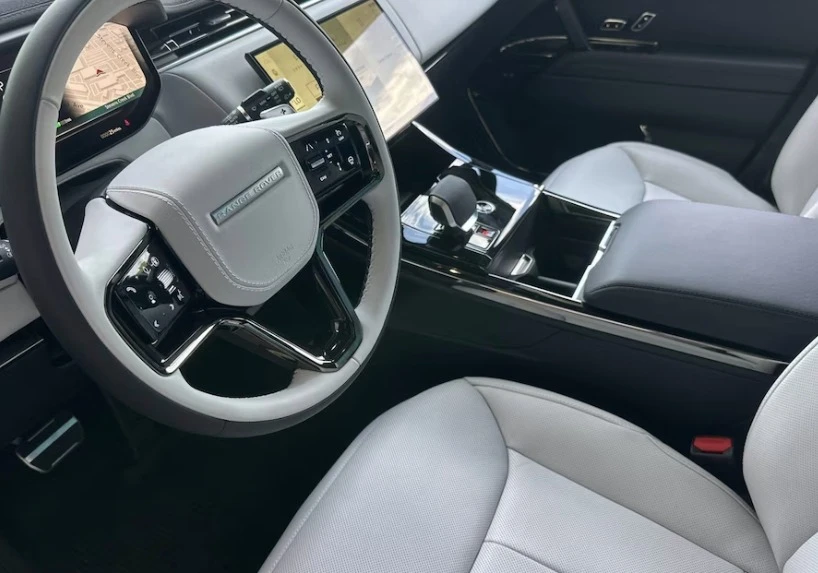 2026 Land Rover Range Rover L460 - Image 10 of 10