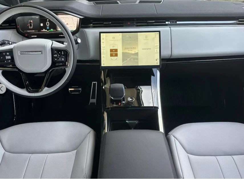 2026 Land Rover Range Rover L460 - Image 9 of 10