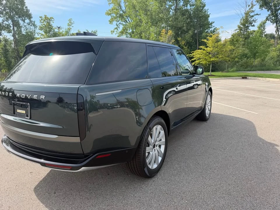 2026 Land Rover Range Rover L460 - Image 4 of 10