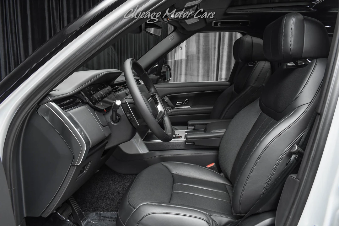 2026 Land Rover Range Rover L460 - Image 23 of 31