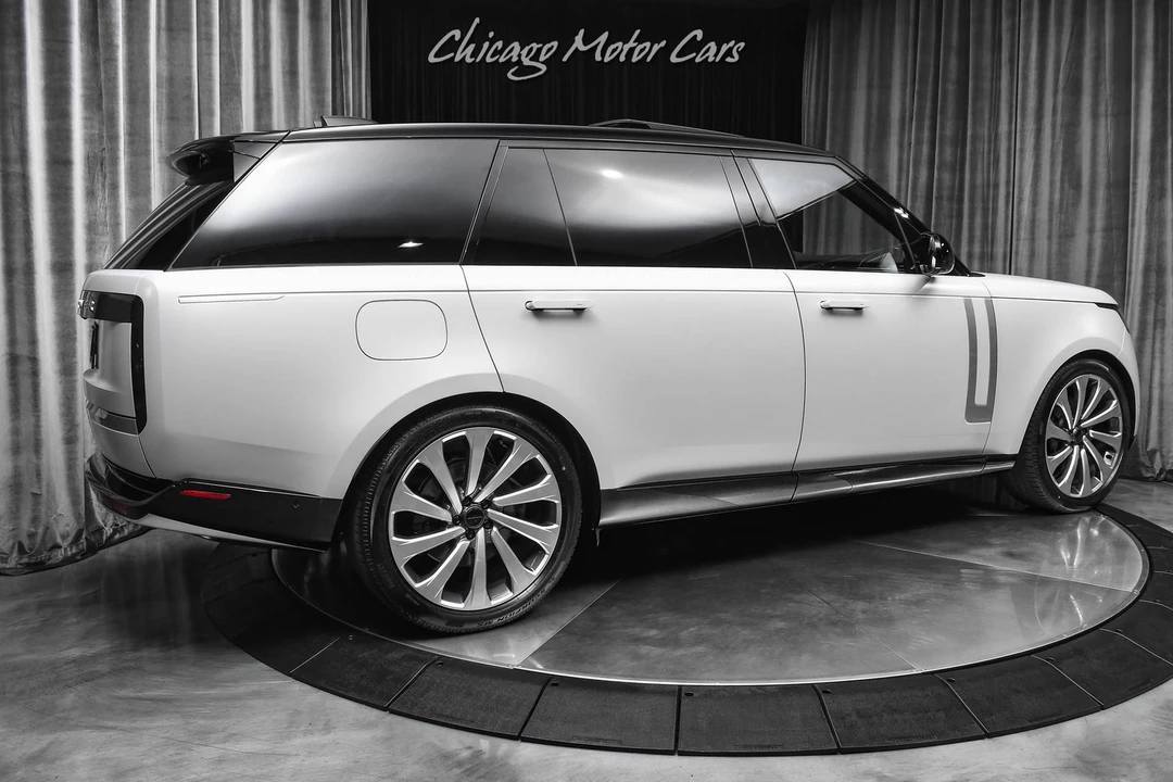 2026 Land Rover Range Rover L460 - Image 5 of 31