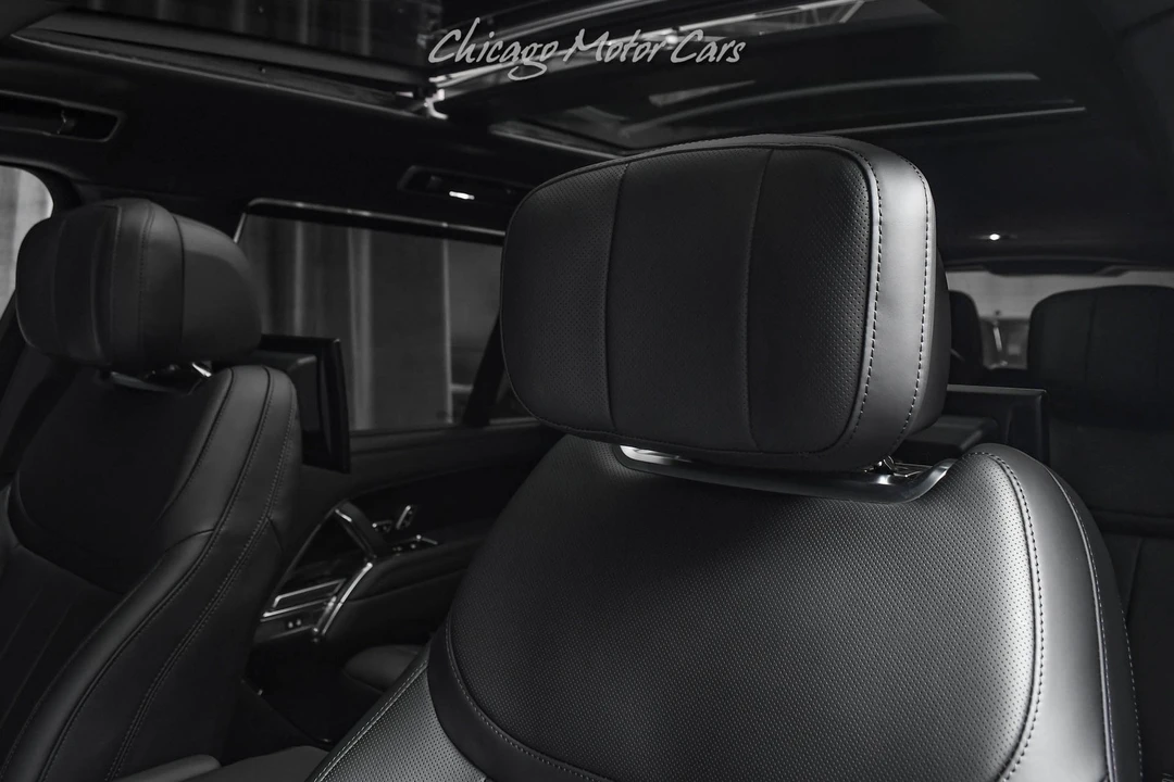 2026 Land Rover Range Rover L460 - Image 22 of 31