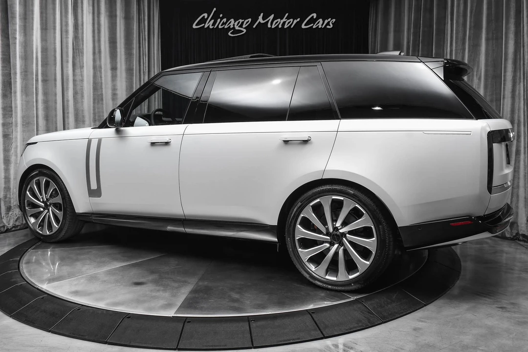 2026 Land Rover Range Rover L460 - Image 3 of 31