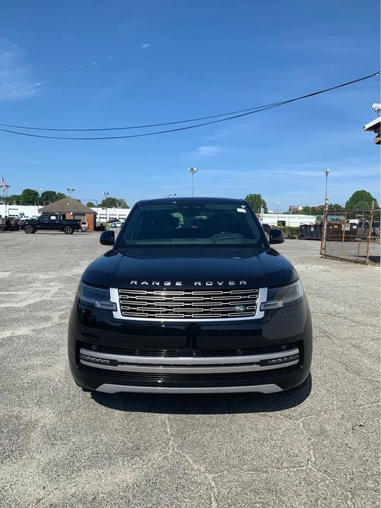 2026 Land Rover Range Rover L460 - Image 2 of 17