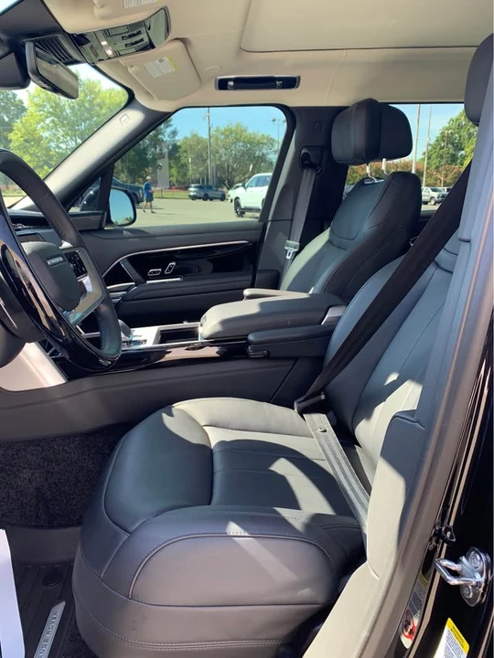 2026 Land Rover Range Rover L460 - Image 10 of 17