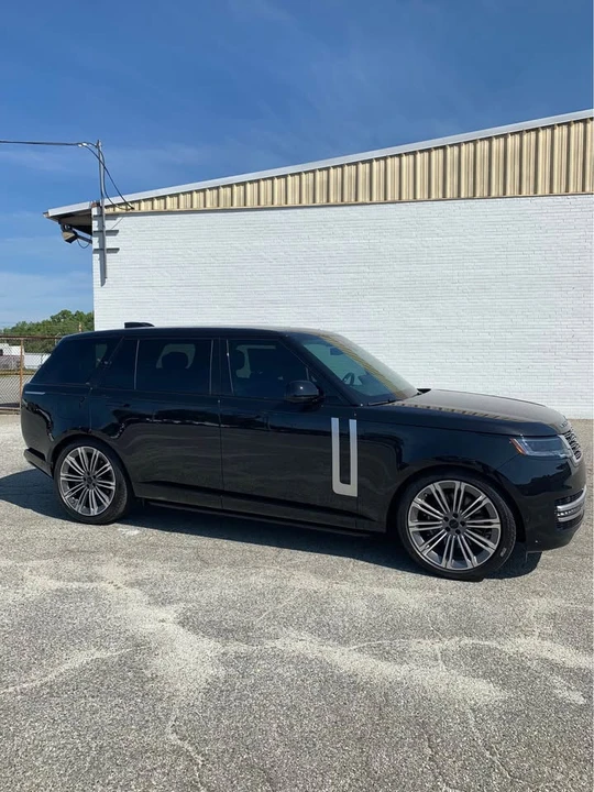 2026 Land Rover Range Rover L460 - Image 9 of 17