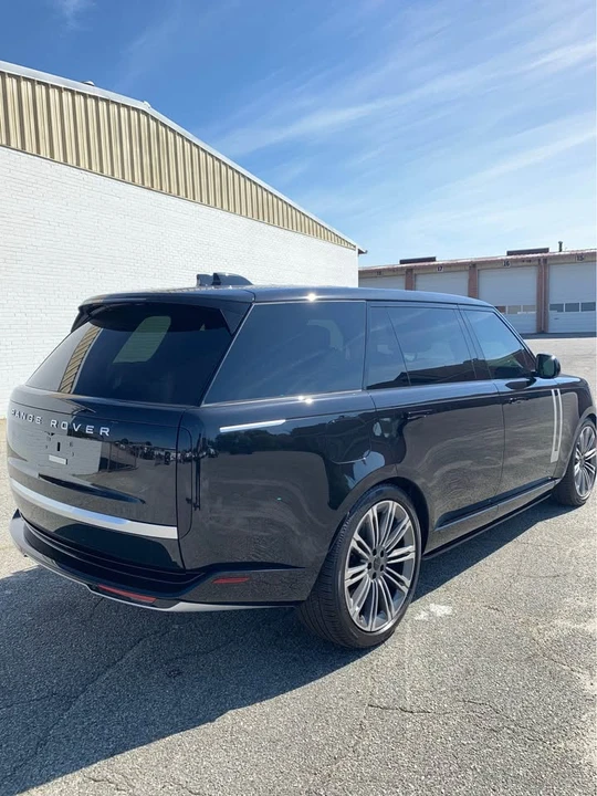 2026 Land Rover Range Rover L460 - Image 8 of 17