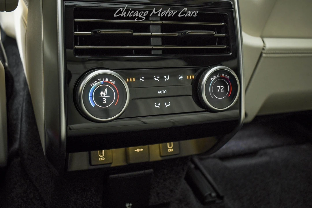 2026 Land Rover Range Rover L460 - Image 28 of 31