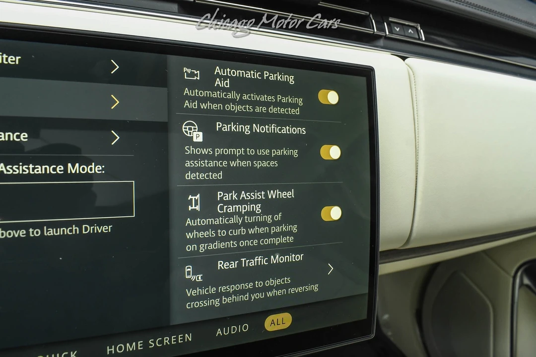 2026 Land Rover Range Rover L460 - Image 17 of 31
