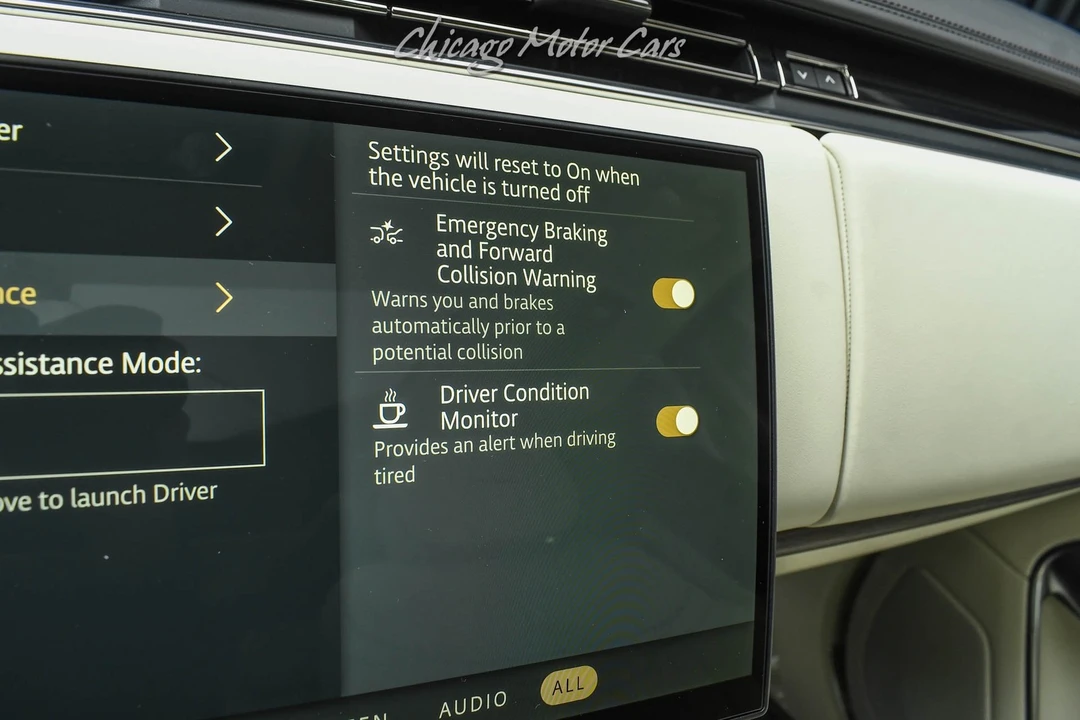 2026 Land Rover Range Rover L460 - Image 18 of 31