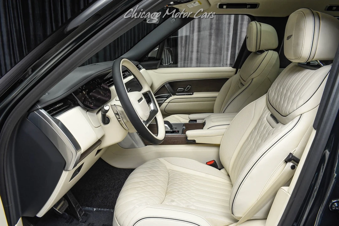 2026 Land Rover Range Rover L460 - Image 23 of 31