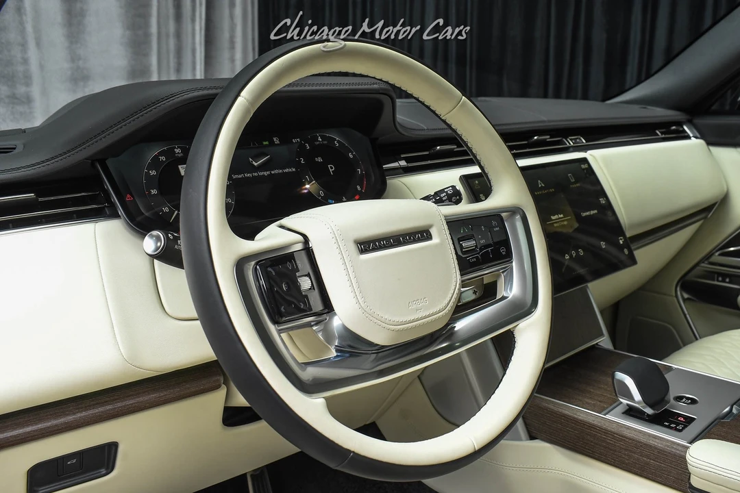 2026 Land Rover Range Rover L460 - Image 9 of 31
