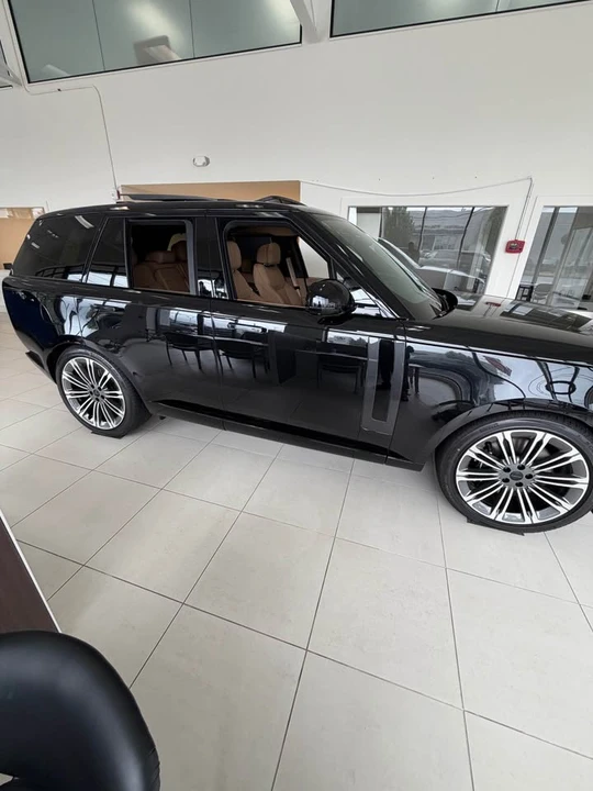 2026 Land Rover Range Rover L460 - Image 5 of 20