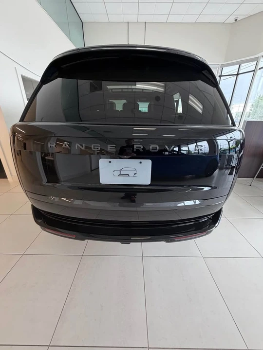 2026 Land Rover Range Rover L460 - Image 10 of 20