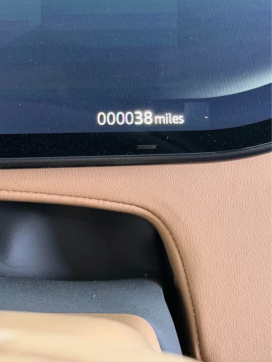 2026 Land Rover Range Rover L460 - Image 19 of 20