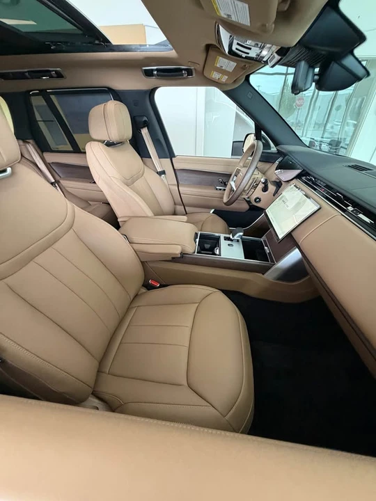 2026 Land Rover Range Rover L460 - Image 6 of 20