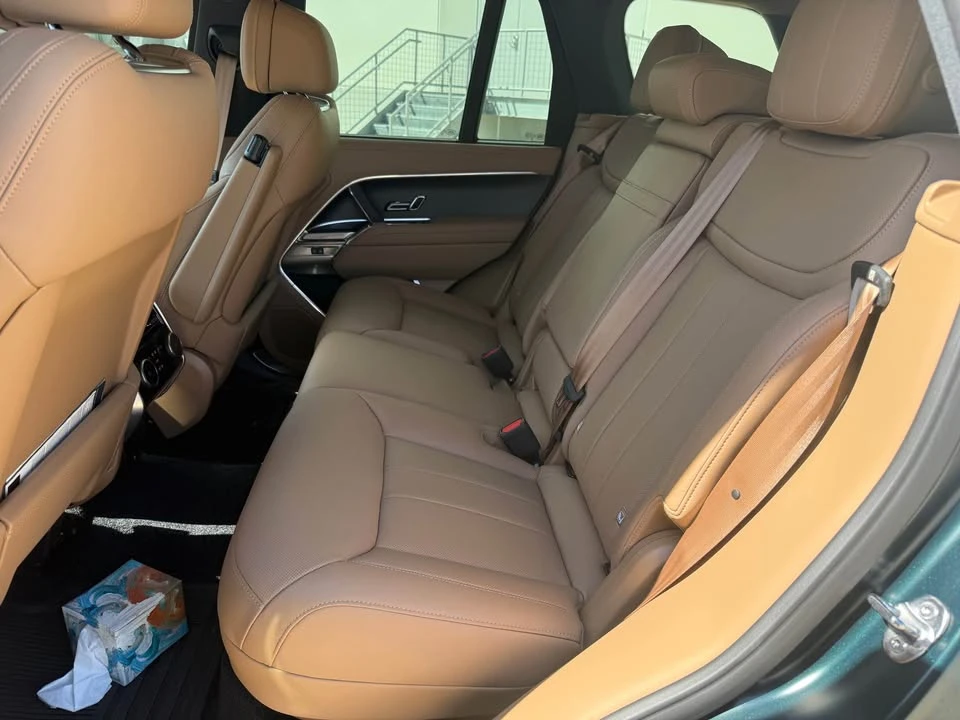 2026 Land Rover Range Rover L460 - Image 6 of 10