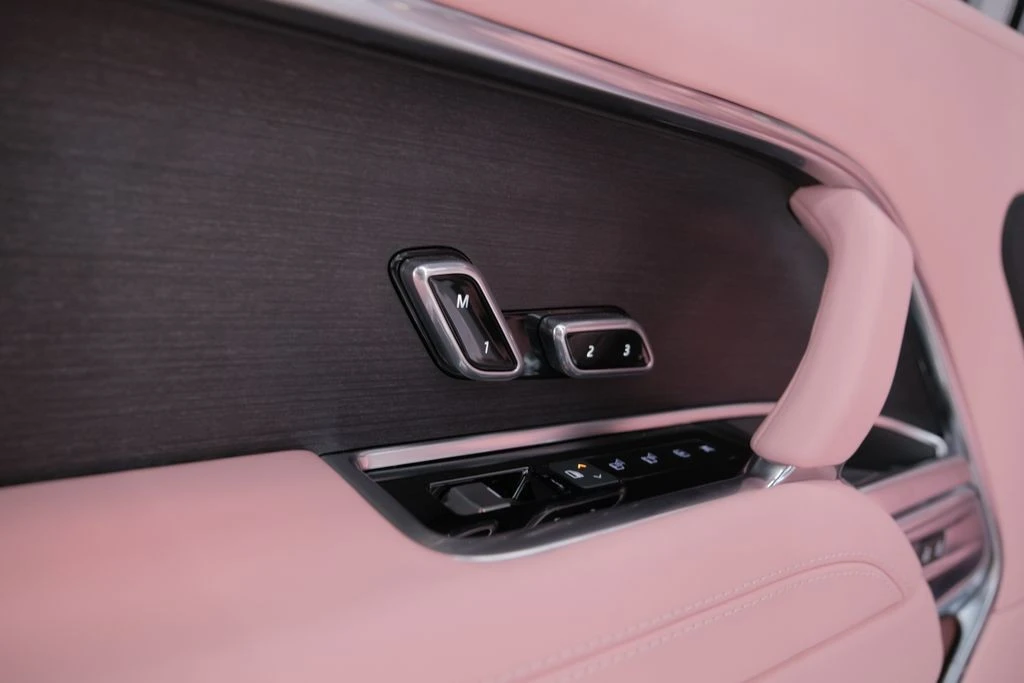 2026 Land Rover Range Rover L460 - Image 27 of 31