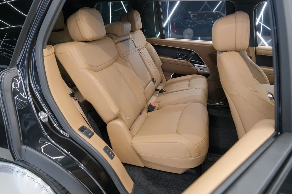 2026 Land Rover Range Rover L460 - Image 23 of 31