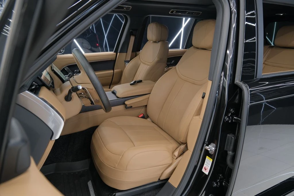 2026 Land Rover Range Rover L460 - Image 11 of 31